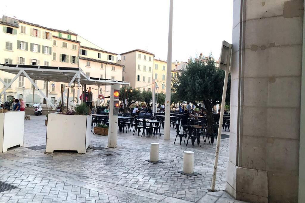 Magnifique T3 Dans Une Residence Au Centre De Toulon Exterior photo
