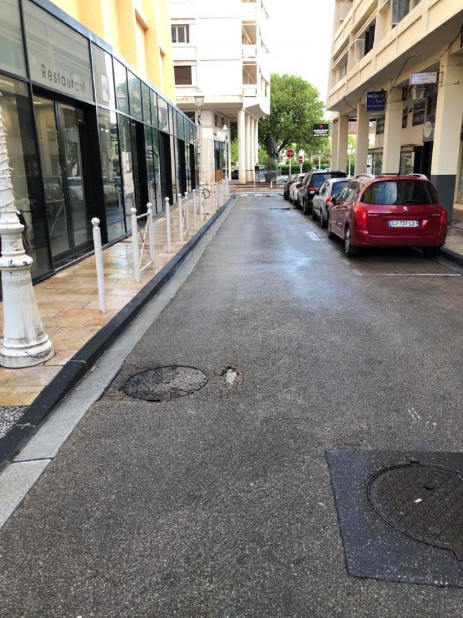 Magnifique T3 Dans Une Residence Au Centre De Toulon Exterior photo